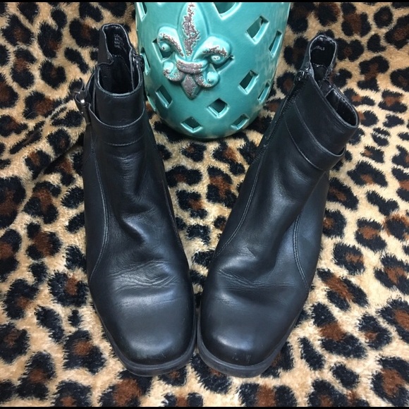 Markon- Black Ankle Boot- Size 7 - Picture 4 of 5